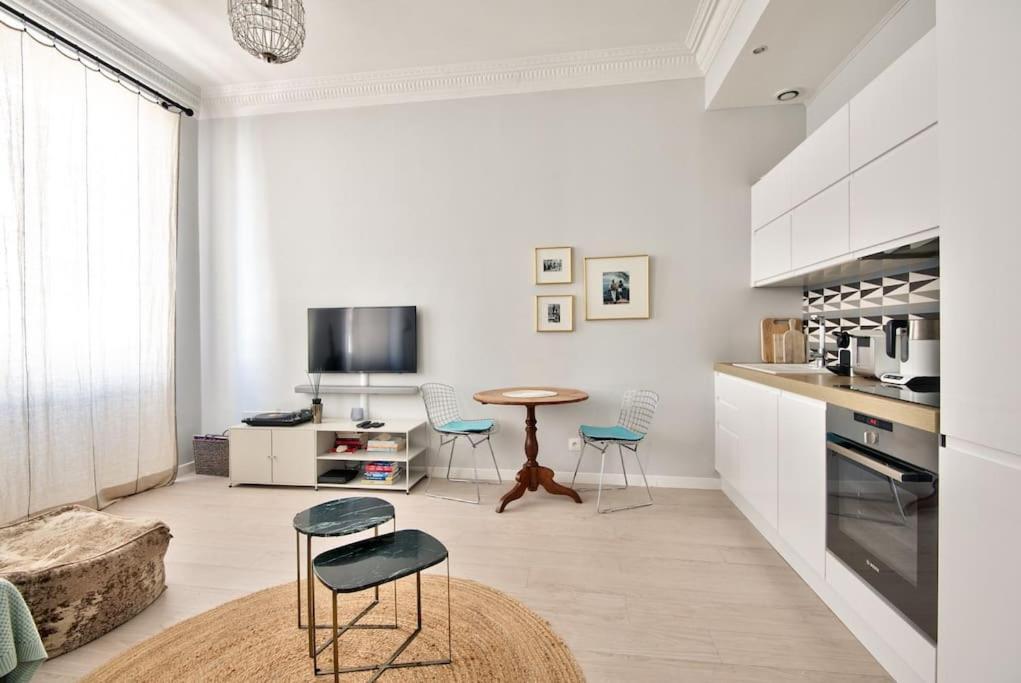 Very 2p With Comfort, Center Ac/wifi Apartment *